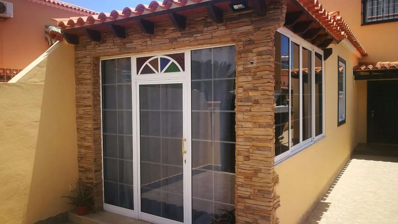 Villa Riki - Bed & Breakfast Spain