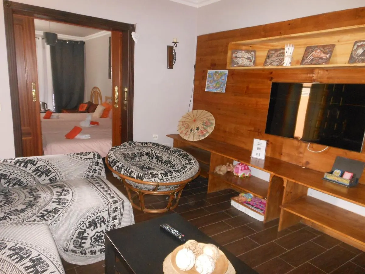 Villa Riki - Bed & Breakfast 2*, Arona (Tenerife) Spanien